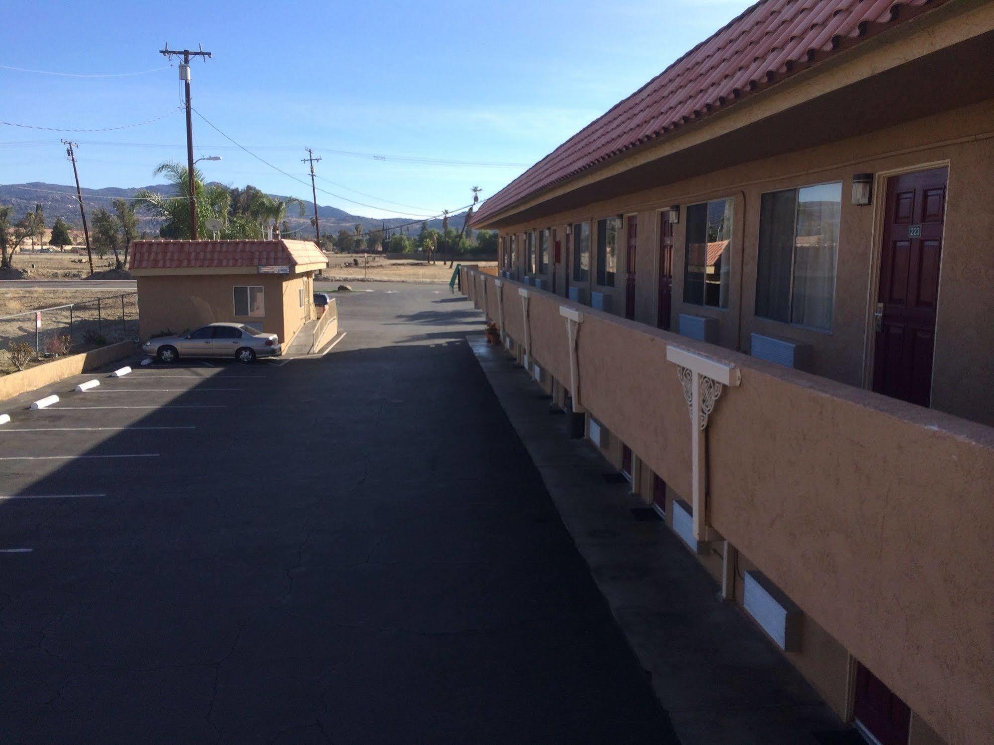 Vagabond Inn Hemet Exterior foto